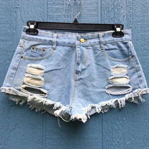 Boutique Light Wash Distressed Denim Shorts Women’s Size XL